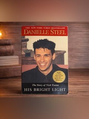 Danielle Steel "His Bright Light" Paperback